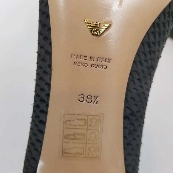 Emporio Armani Gray Snake Textured Leather Pumps Size 38.5 / 8. - Picture 8 of 8